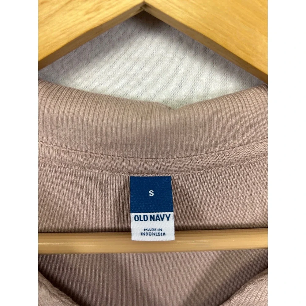 Old Navy Coquette Ribbed Ruched NWT Womens Sm Mauve Long Sleeve Button Polo Top